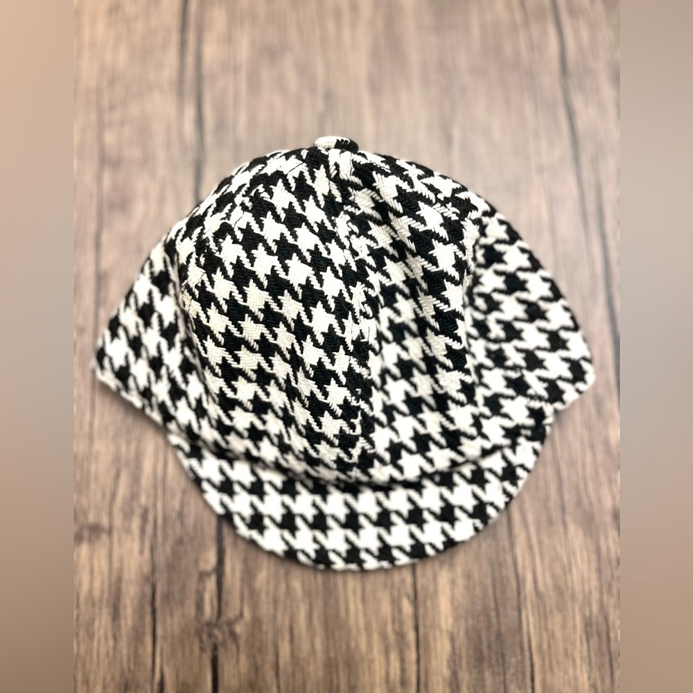 Houndstooth Fiddler Cap NWOT